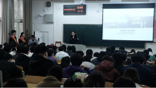 1_1_保障金融權(quán)益 助力美好生活 315招商銀行鄭州分行進(jìn)校園主題活動789
